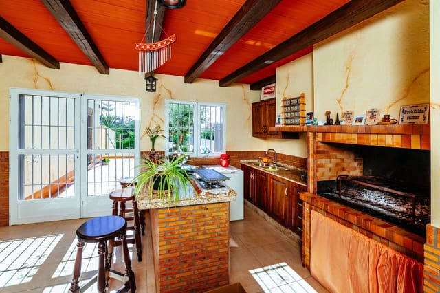4 Zimmer Villa zu verkaufen in Los Montesinos mit Pool Garage - 1.050.000 € (Ref: 10030591)
