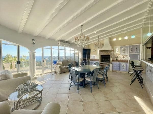 6 chambre Villa/Maison à vendre à Calpe / Calp avec piscine garage - 1 200 000 € (Ref: 10030594)