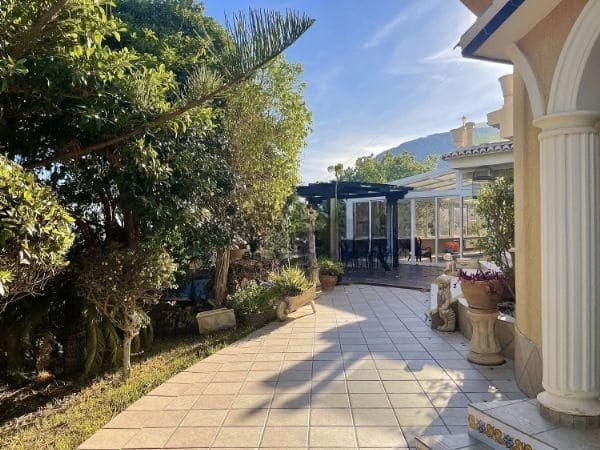6 chambre Villa/Maison à vendre à Calpe / Calp avec piscine garage - 1 200 000 € (Ref: 10030594)