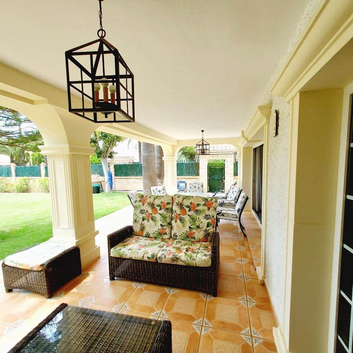 7 bedroom Villa for sale in Cabo Roig with pool garage - € 1,535,000 (Ref: 10030597)