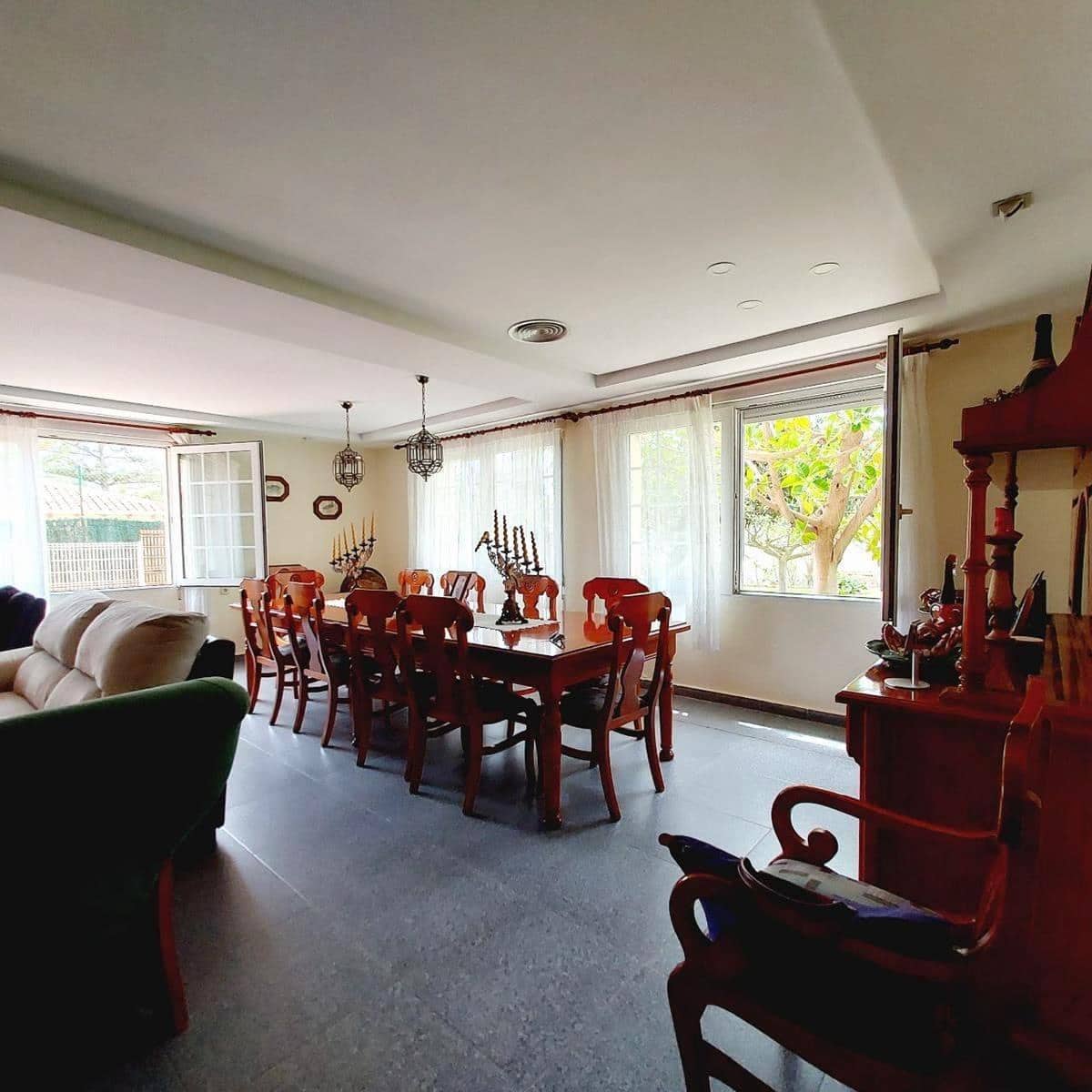 7 bedroom Villa for sale in Cabo Roig with pool garage - € 1,535,000 (Ref: 10030597)