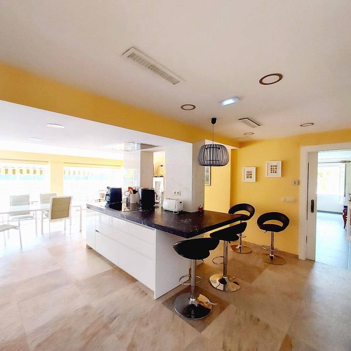 7 bedroom Villa for sale in Cabo Roig with pool garage - € 1,535,000 (Ref: 10030597)