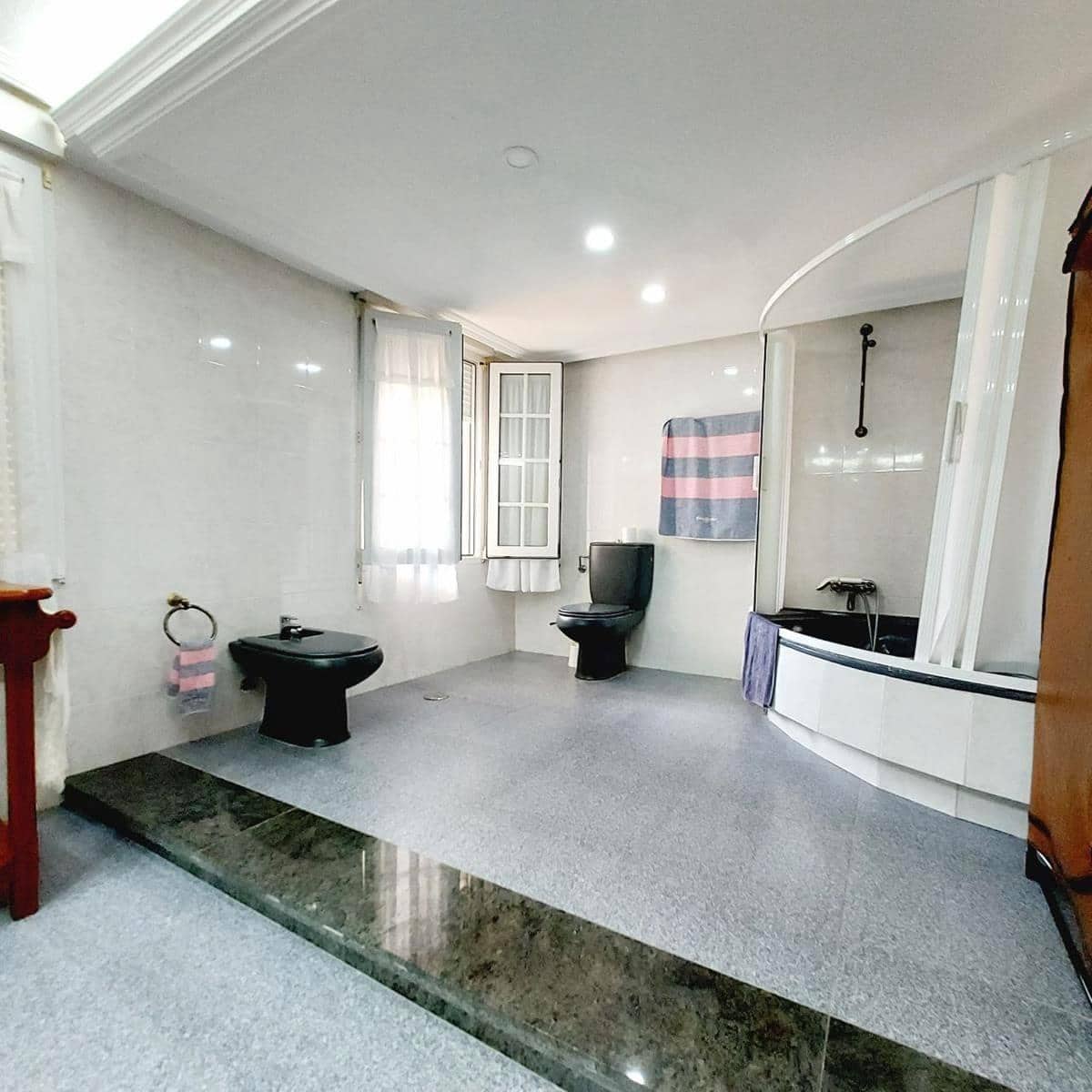 7 bedroom Villa for sale in Cabo Roig with pool garage - € 1,535,000 (Ref: 10030597)