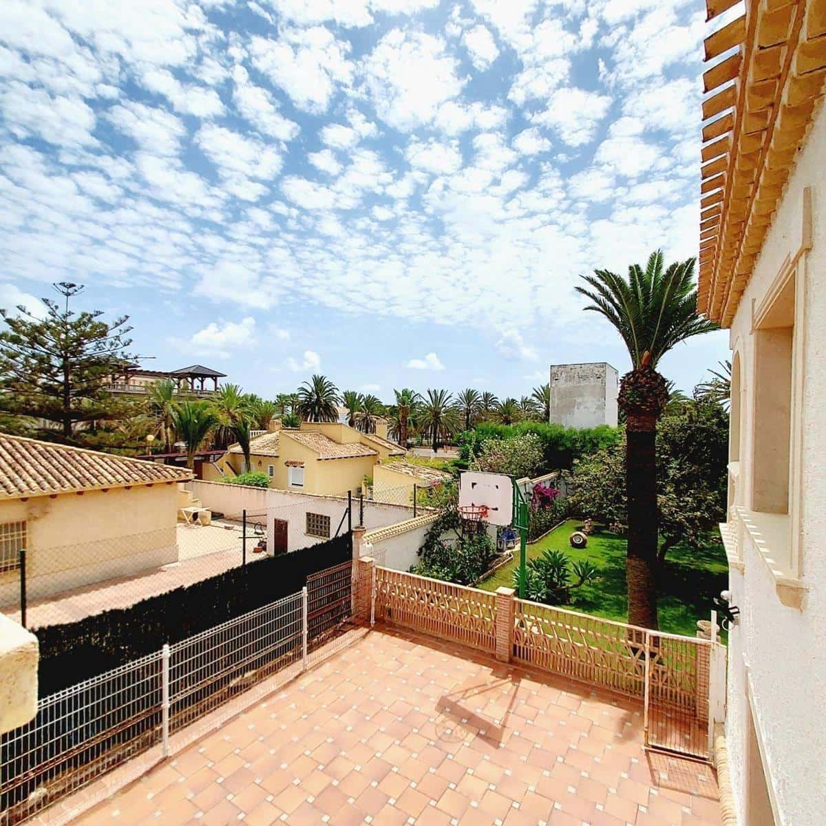 7 bedroom Villa for sale in Cabo Roig with pool garage - € 1,535,000 (Ref: 10030597)