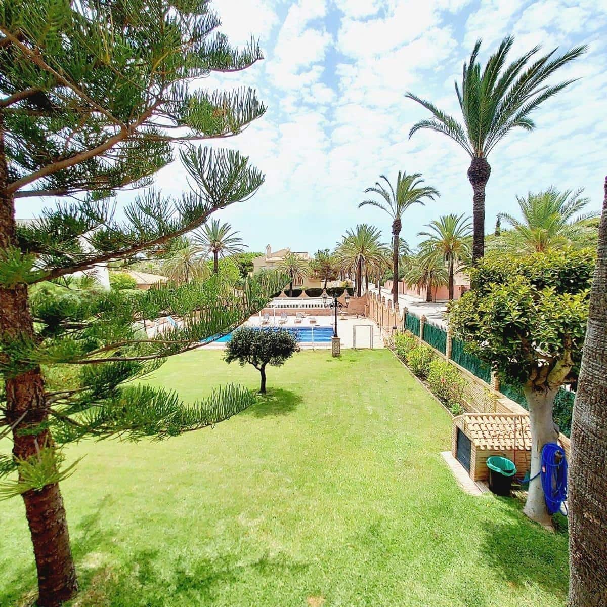 7 bedroom Villa for sale in Cabo Roig with pool garage - € 1,535,000 (Ref: 10030597)