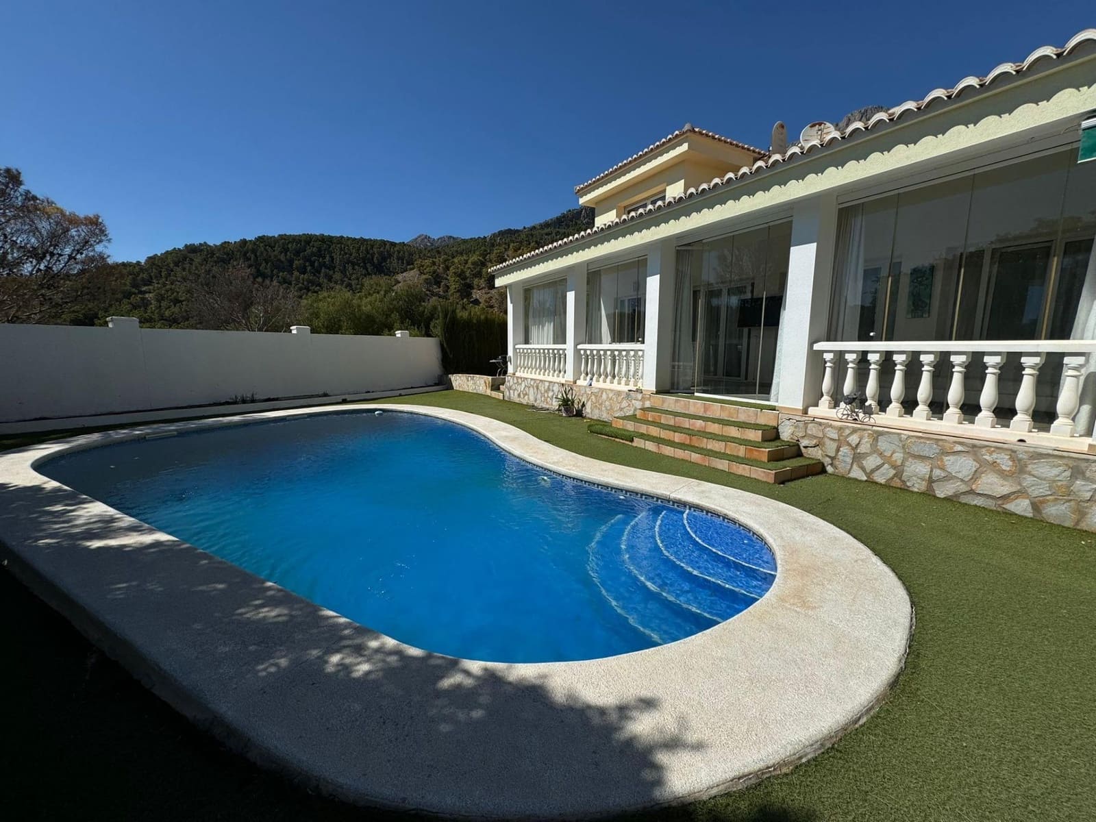 4 soverom Villa til salgs i Altea med svømmebasseng garasje - € 1 450 000 (Ref: 10030599)