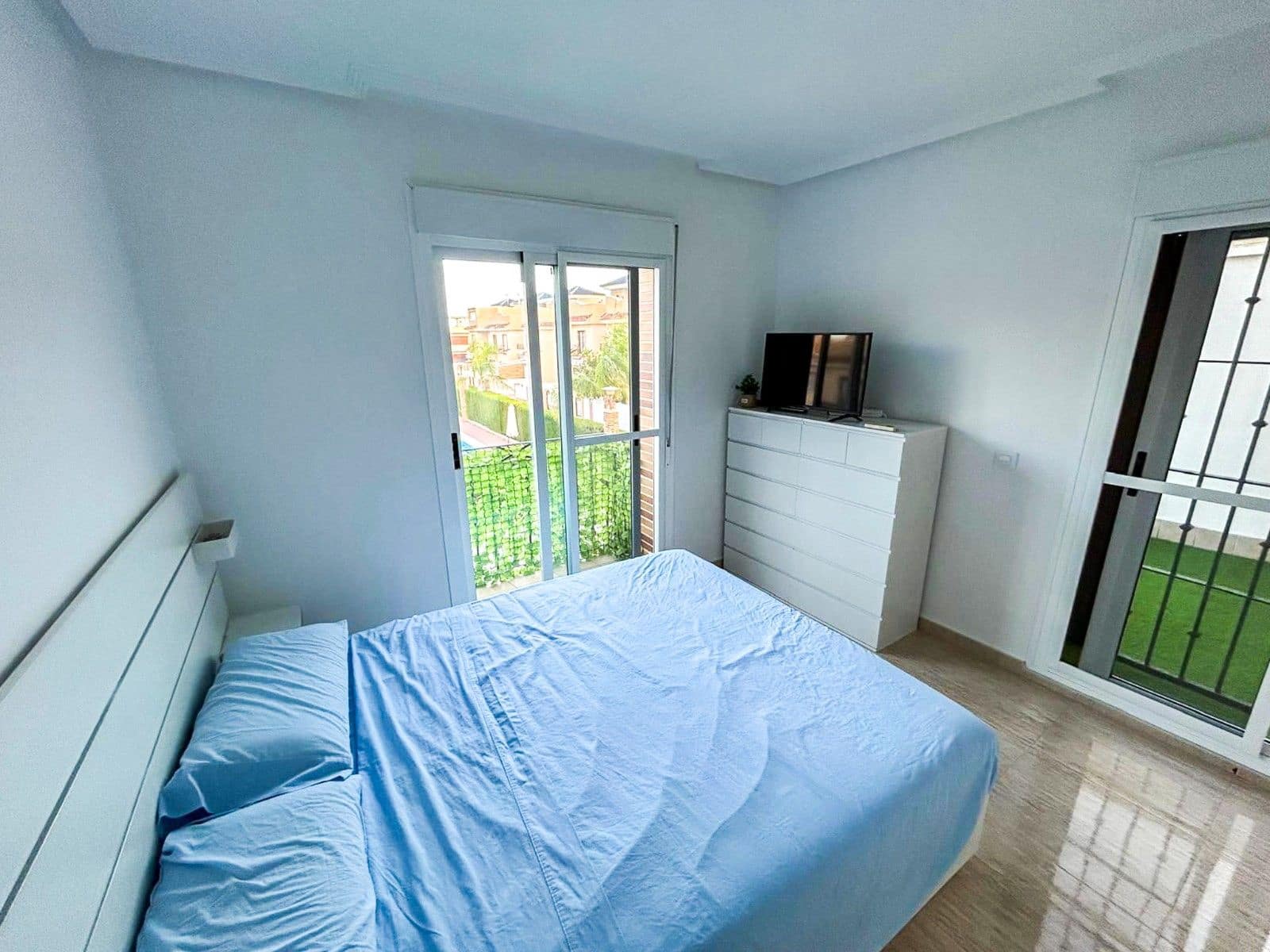 Adosado de 3 habitaciones en Torre de la Horadada en venta con piscina garaje - 383.300 € (Ref: 10032069)