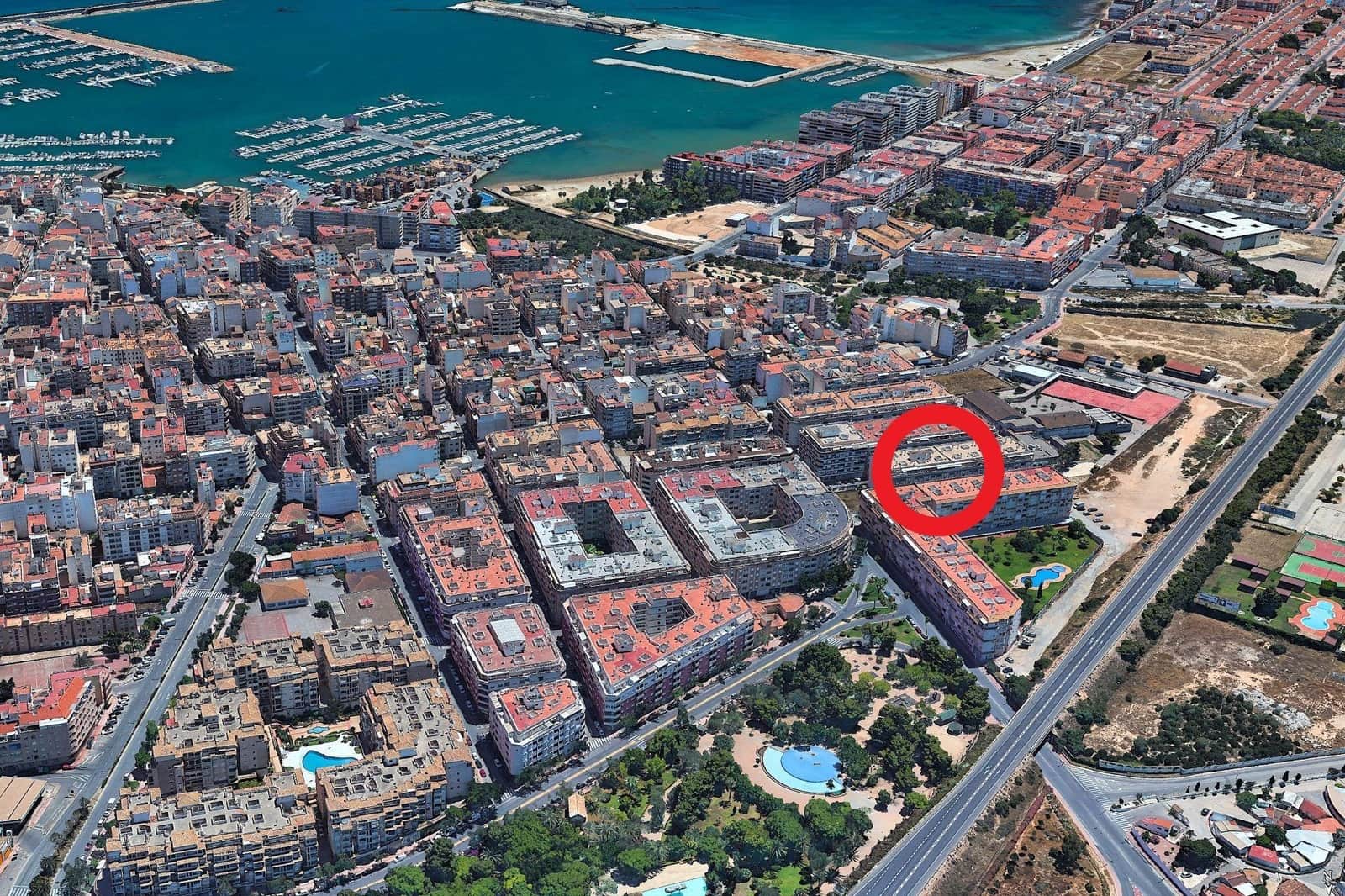2 bedroom Apartment for sale in Torrevieja - € 132,777 (Ref: 10033975)