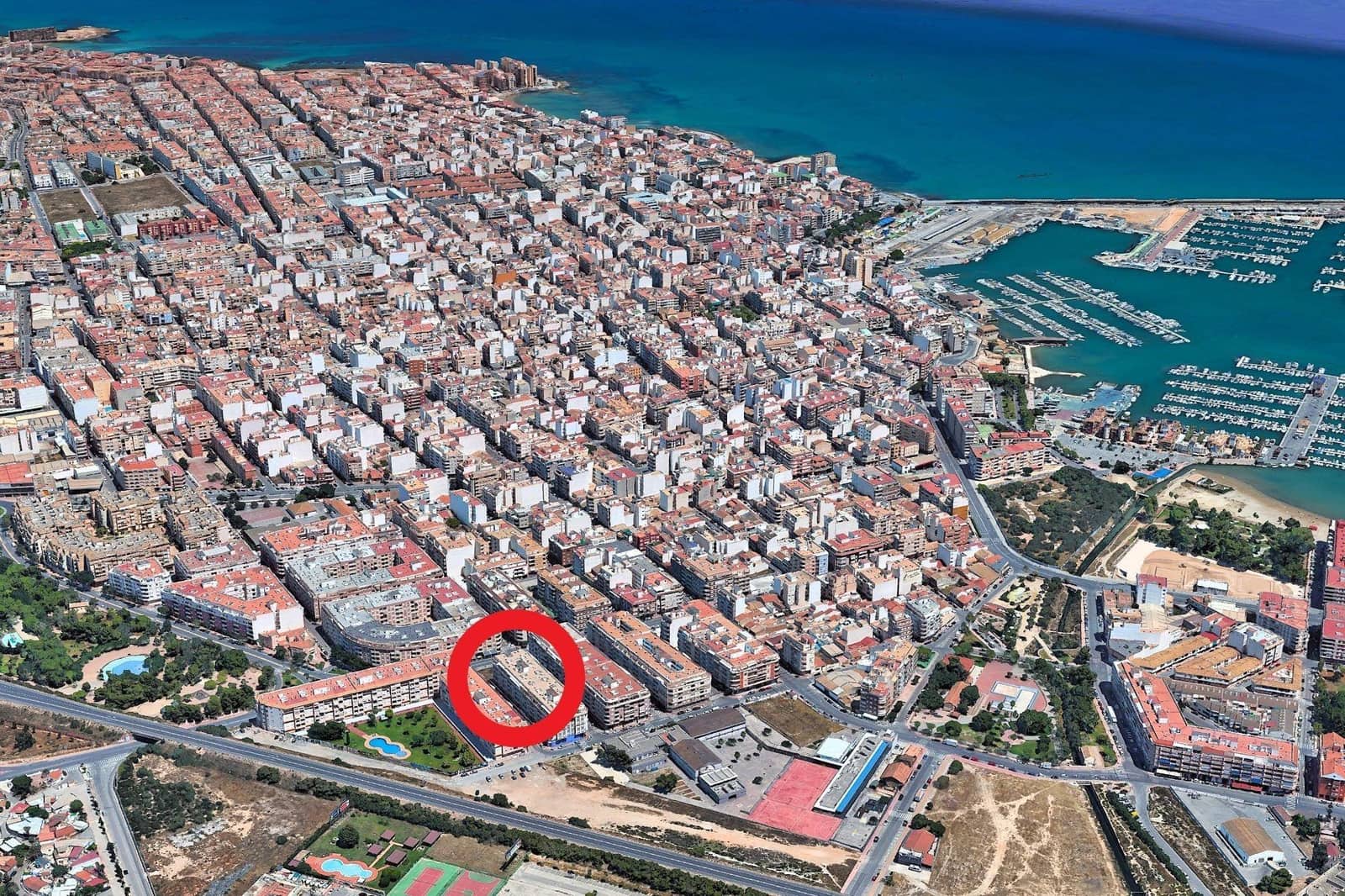 2 bedroom Apartment for sale in Torrevieja - € 132,777 (Ref: 10033975)