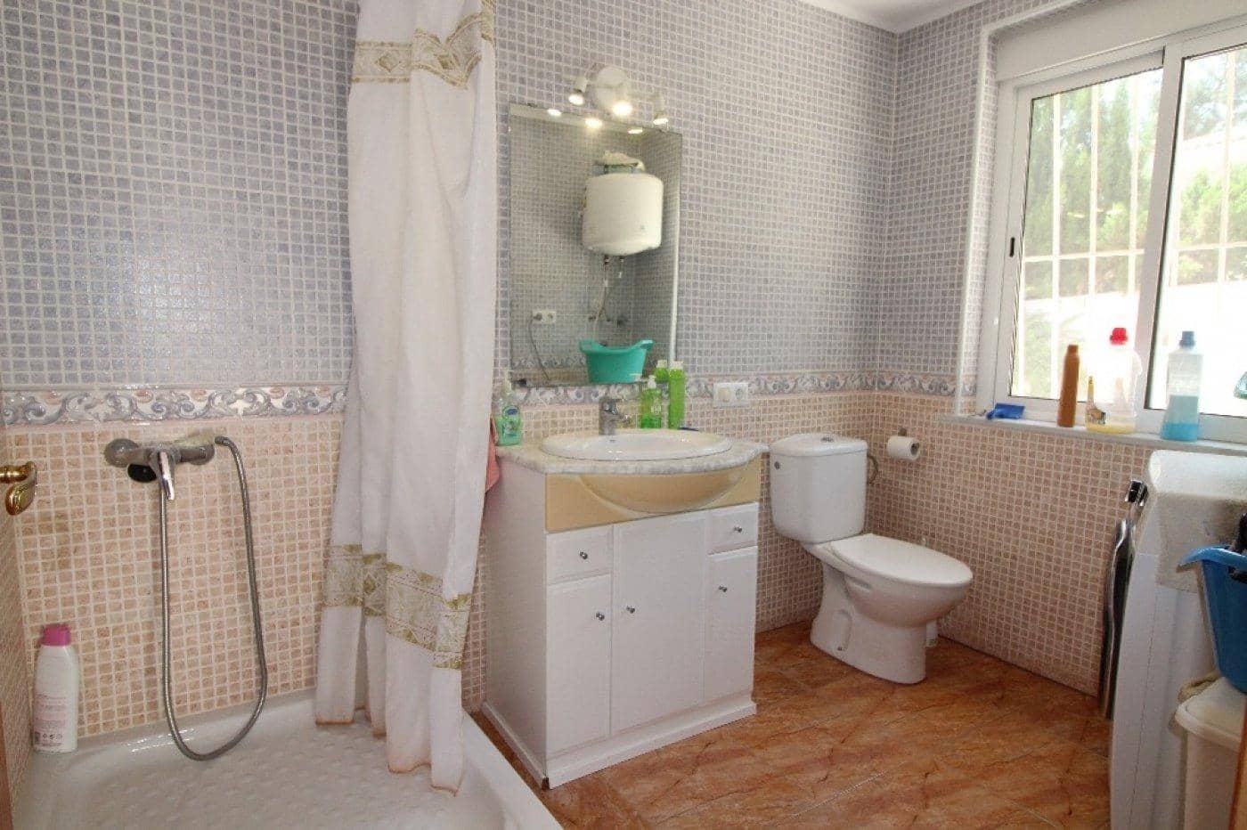 5 makuuhuone Huvila myytävänä paikassa Los Balcones mukana uima-altaan 
autotalli - 470 000 € (Ref: 10033976)
