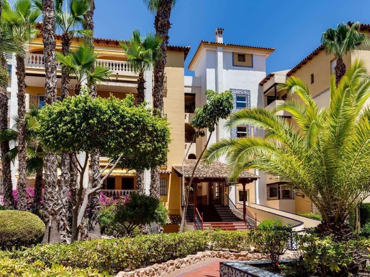 3 Zimmer Apartment zu verkaufen in Torrevieja mit Pool - 320.000 € (Ref: 10051849)