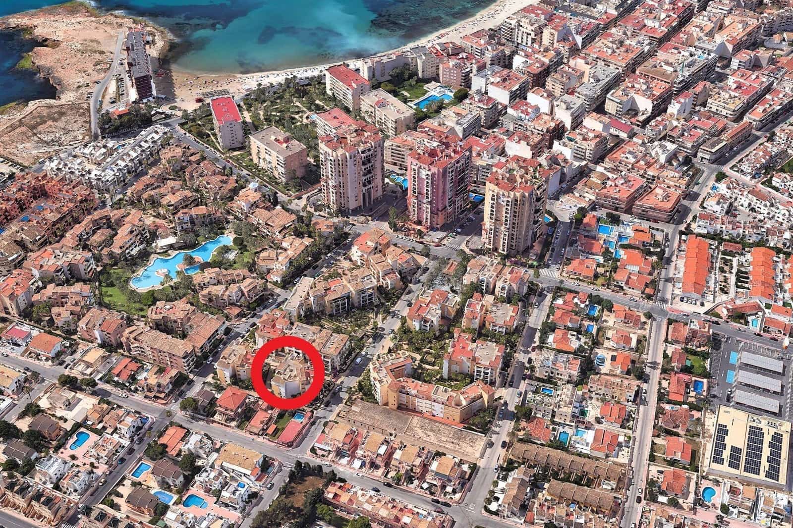 3 Zimmer Apartment zu verkaufen in Torrevieja mit Pool - 320.000 € (Ref: 10051849)