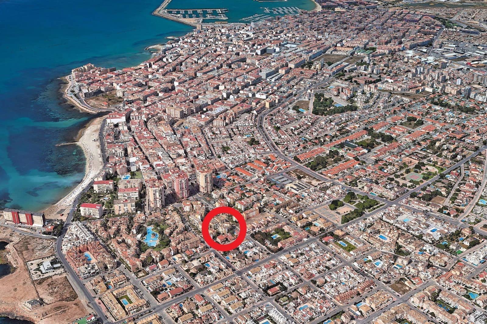3 Zimmer Apartment zu verkaufen in Torrevieja mit Pool - 320.000 € (Ref: 10051849)