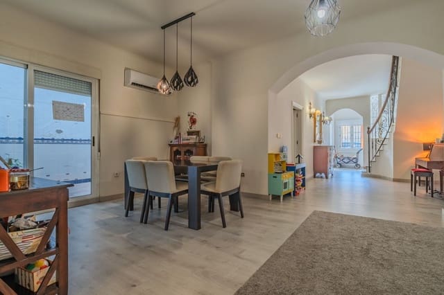 5 soveværelse Lejlighed til salg i Zona Pueblo, Guardamar del Segura - € 349.000 (Ref: 10051850)