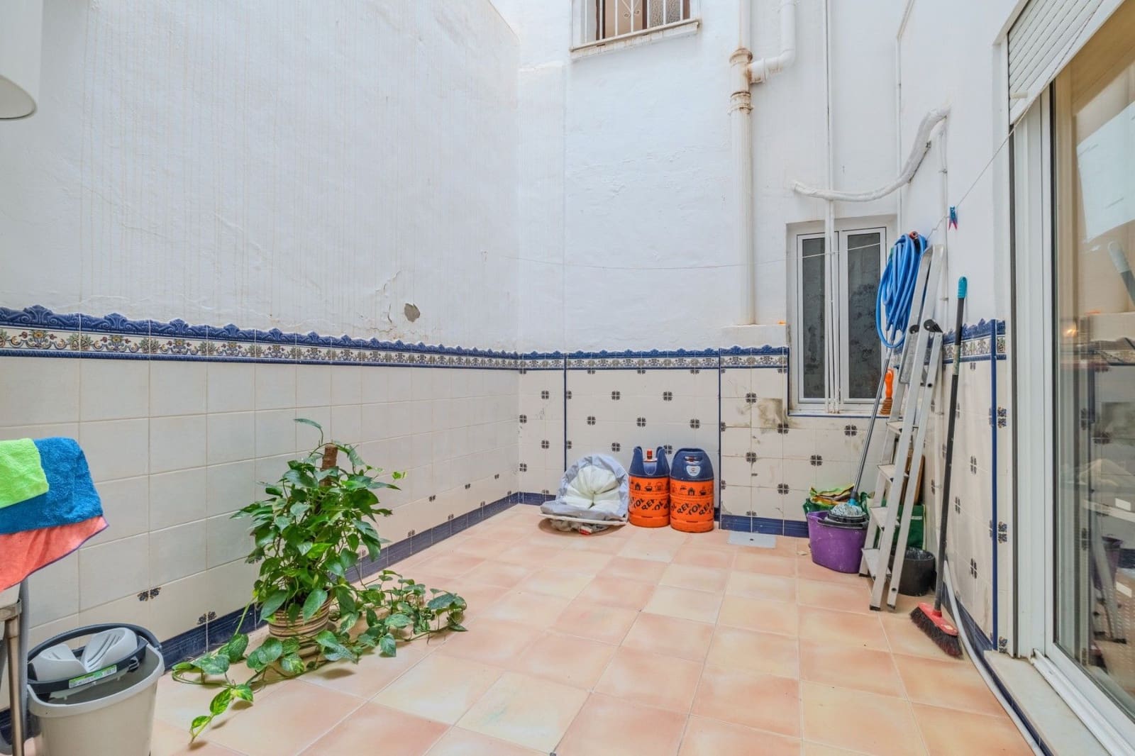 5 bedroom Apartment for sale in Guardamar del Segura - € 349,000 (Ref: 10051850)