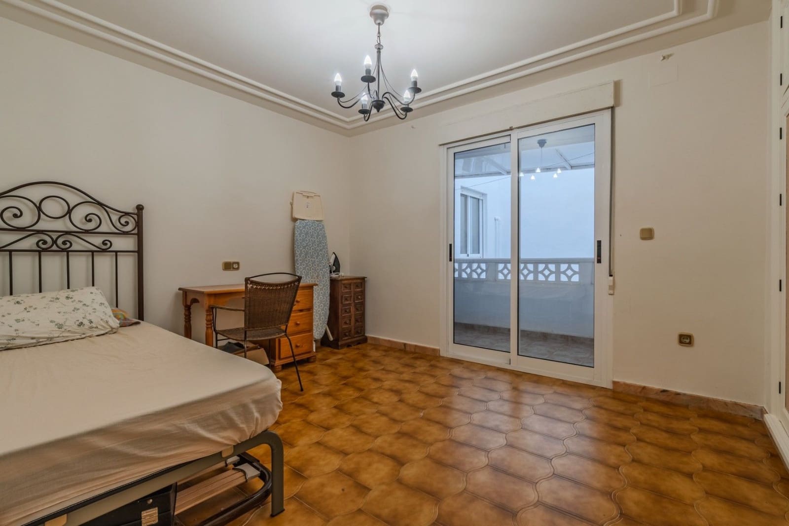 5 bedroom Apartment for sale in Guardamar del Segura - € 349,000 (Ref: 10051850)