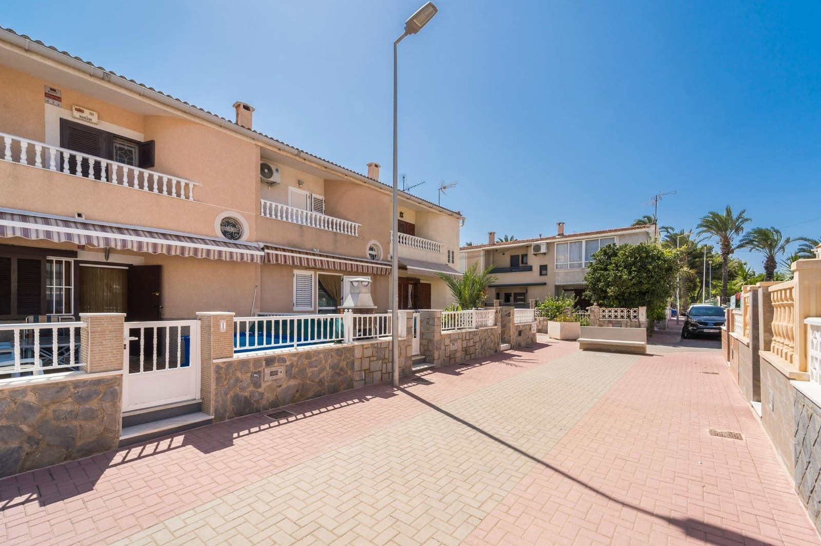 4 makuuhuone Rivitalo myytävänä paikassa Torrevieja - 215 500 € (Ref: 10089729)