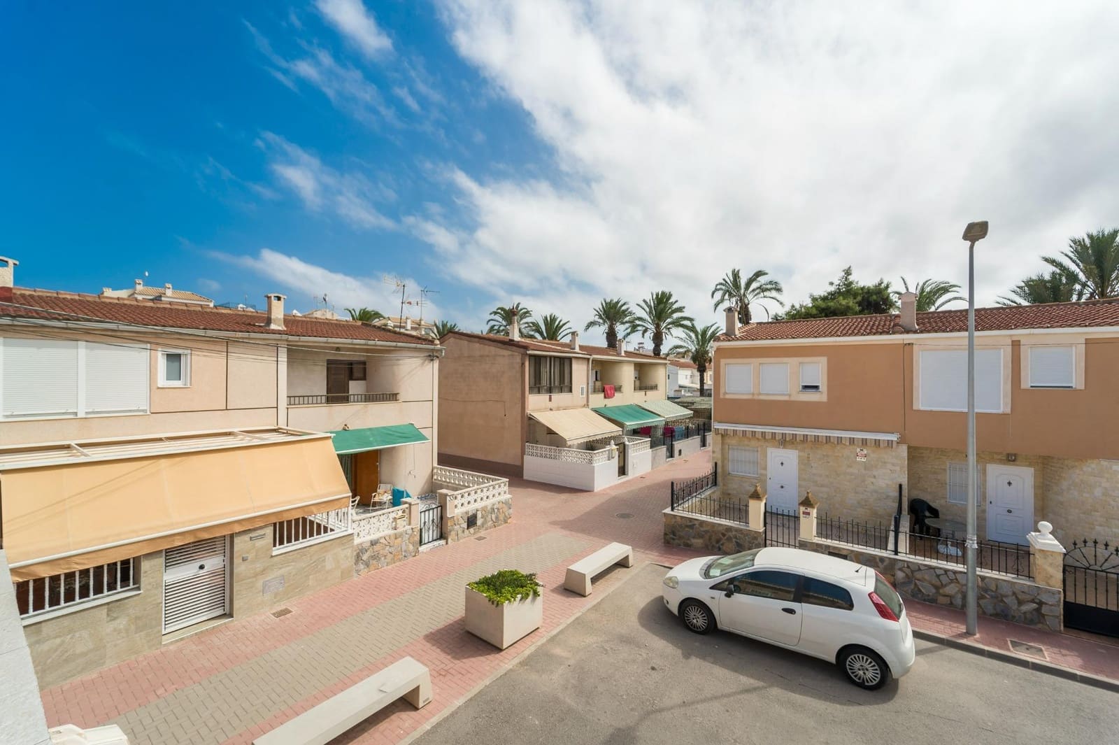 4 makuuhuone Rivitalo myytävänä paikassa Torrevieja - 215 500 € (Ref: 10089729)