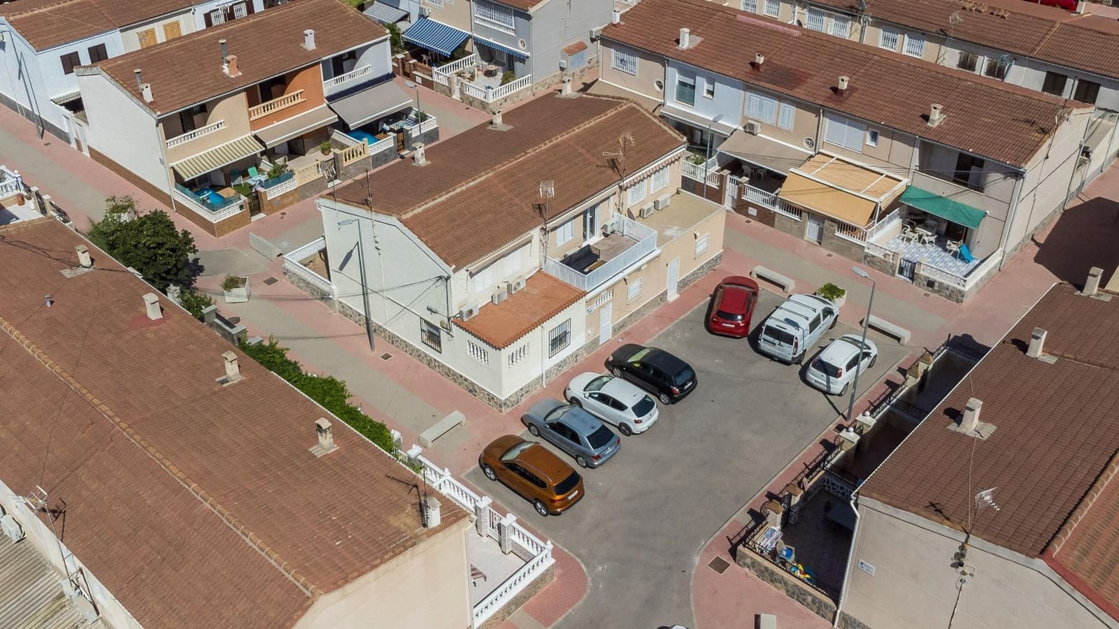 4 makuuhuone Rivitalo myytävänä paikassa Torrevieja - 215 500 € (Ref: 10089729)
