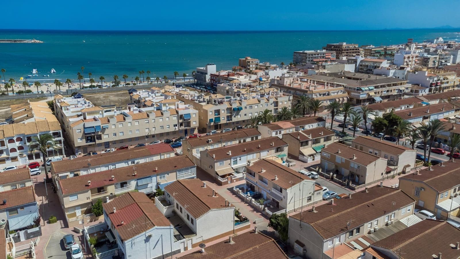 4 makuuhuone Rivitalo myytävänä paikassa Torrevieja - 215 500 € (Ref: 10089729)