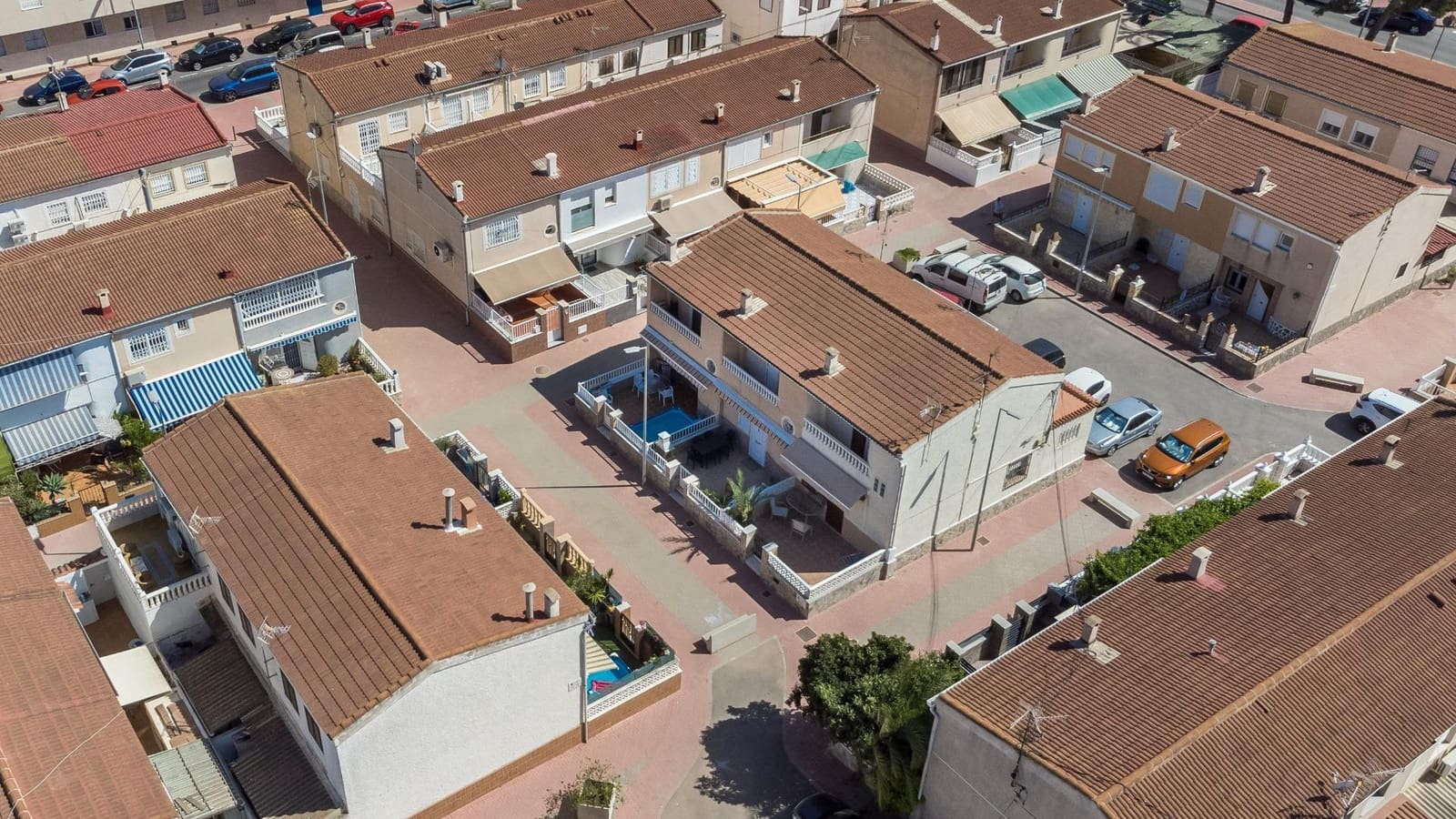 4 makuuhuone Rivitalo myytävänä paikassa Torrevieja - 215 500 € (Ref: 10089729)
