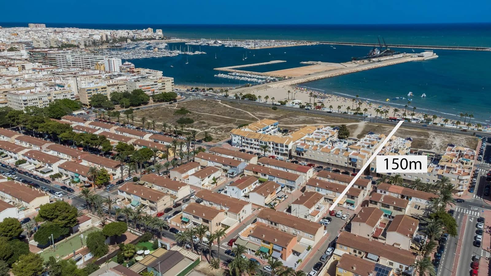 4 makuuhuone Rivitalo myytävänä paikassa Torrevieja - 215 500 € (Ref: 10089729)