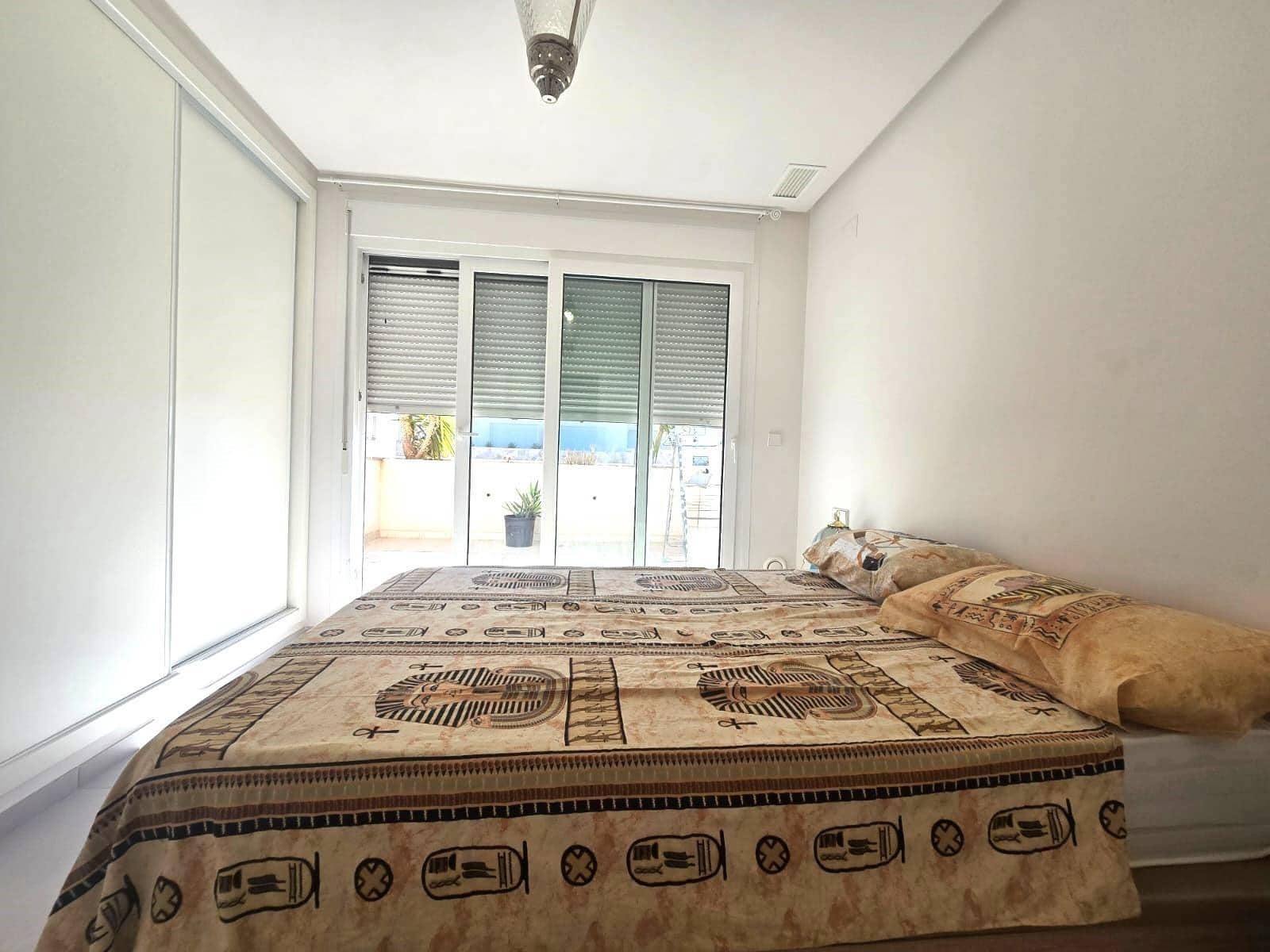 3 quarto Moradia em Banda para venda em Torrevieja com piscina garagem - 295 000 € (Ref: 10091257)