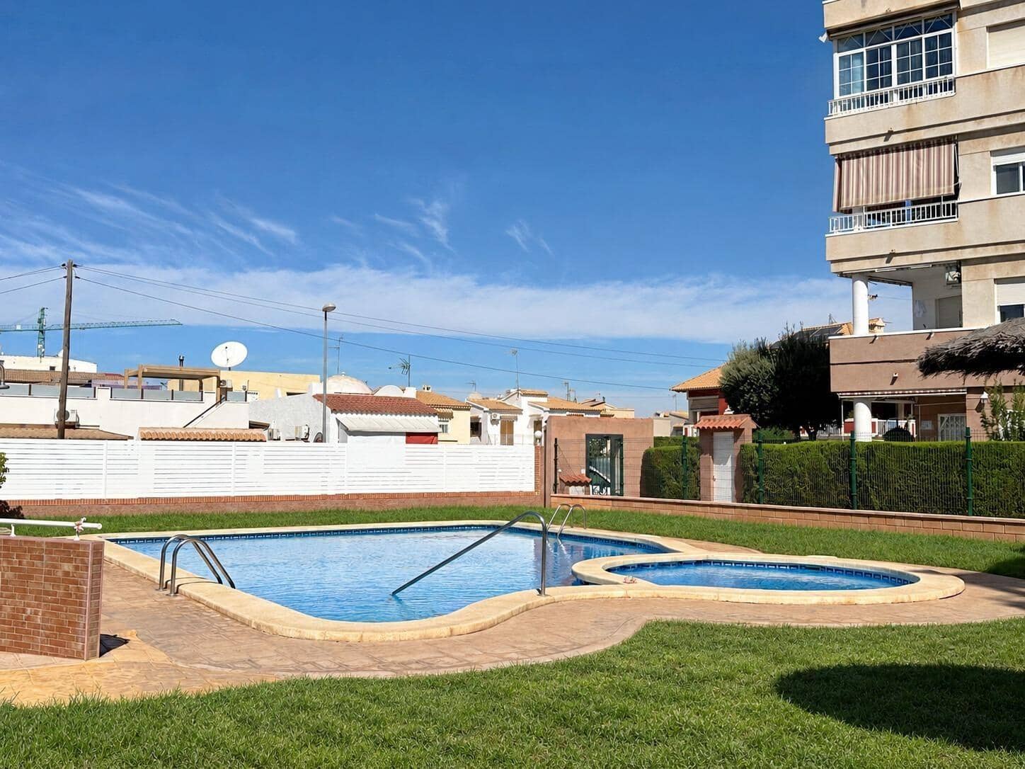 2 soverom Leilighet til salgs i Torrevieja med svømmebasseng garasje - € 149 900 (Ref: 10094690)