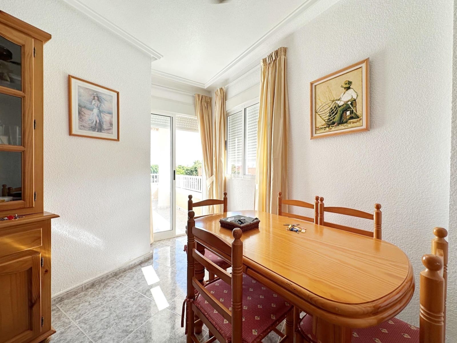 2 soverom Leilighet til salgs i Torrevieja med svømmebasseng garasje - € 149 900 (Ref: 10094690)