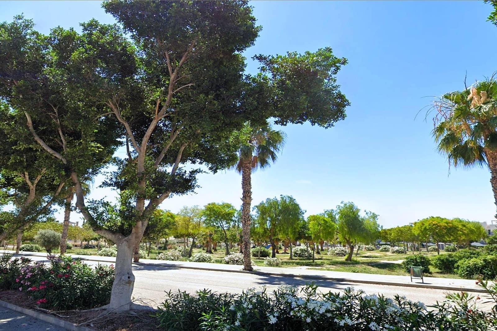 3 bedroom Villa for sale in El Raso with pool garage - € 420,000 (Ref: 10109696)