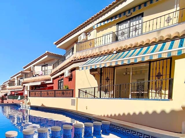 Adosado de 3 habitaciones en Parque Acuático - Sector 25, Torrevieja en venta con piscina - 189.000 € (Ref: 10111025)