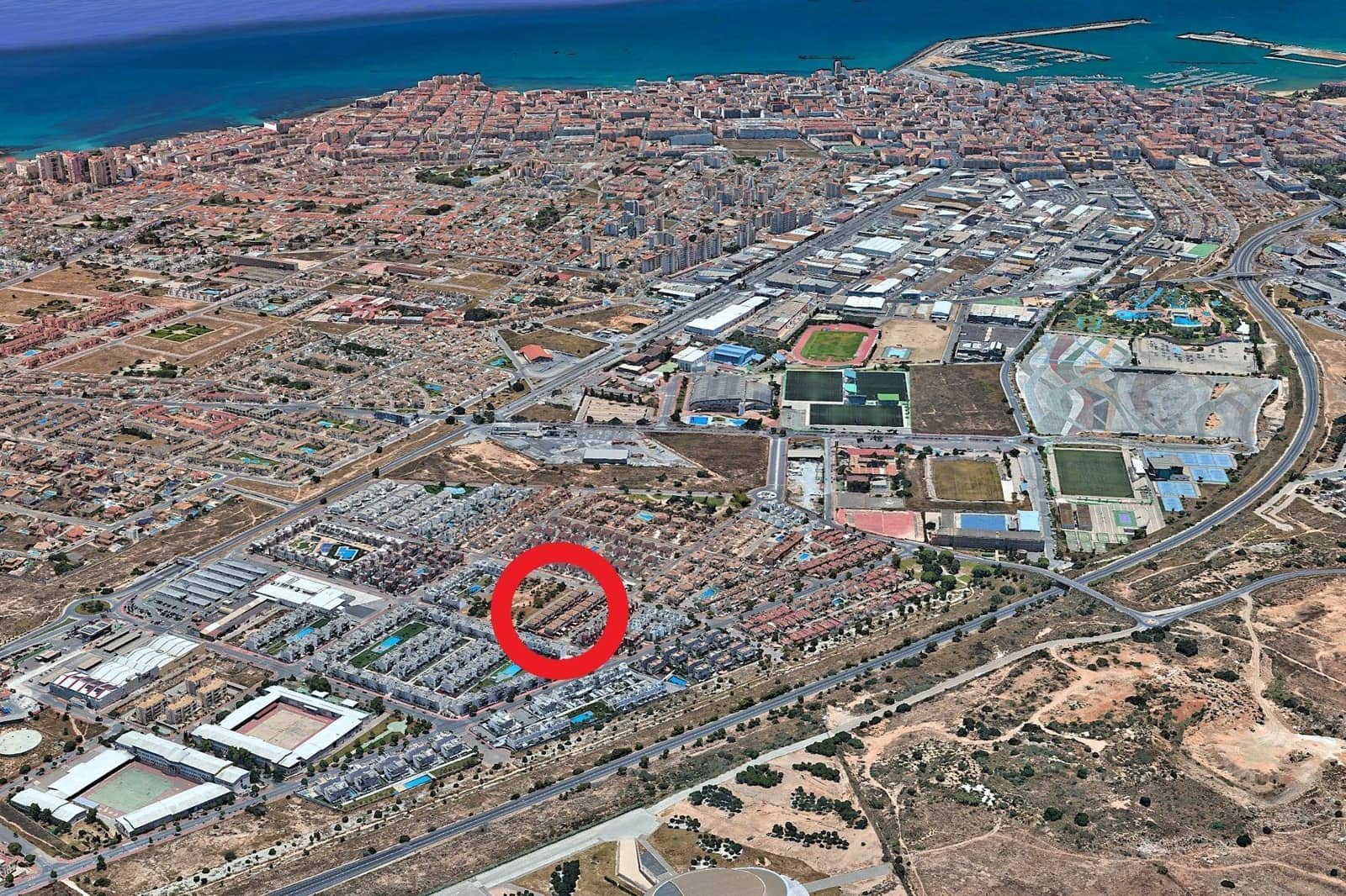 3 bedroom Terraced Villa for sale in Torrevieja with pool - € 189,000 (Ref: 10111025)