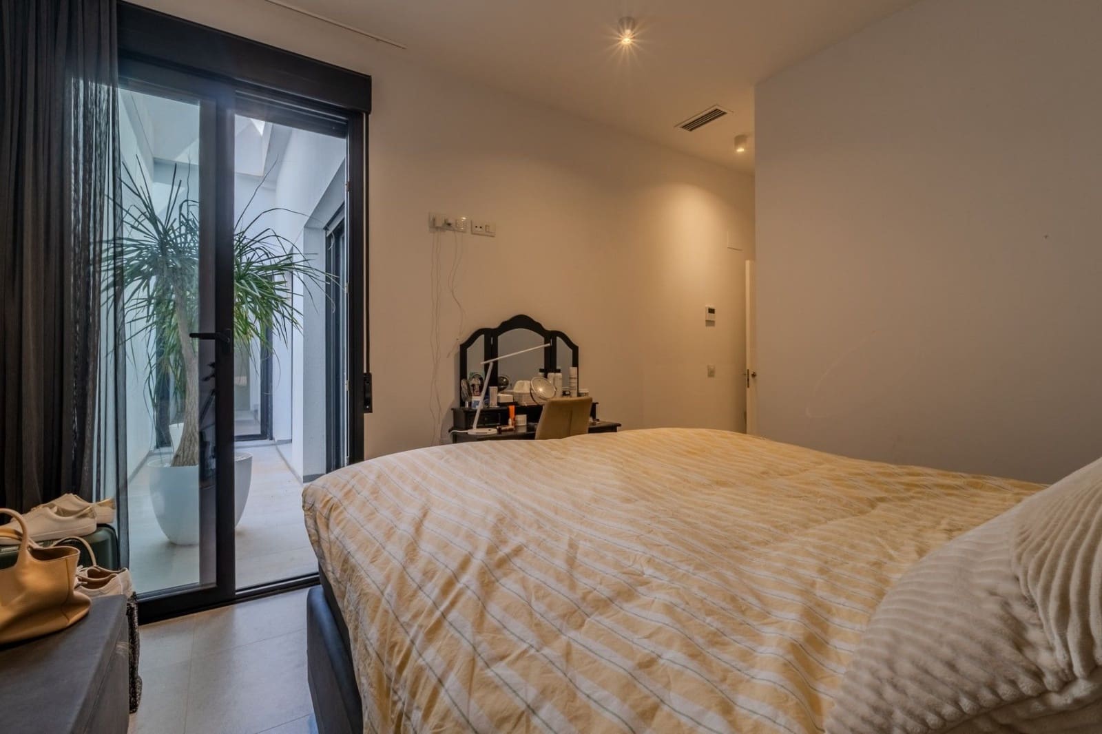 4 sypialnia Willa na sprzedaż w Guardamar del Segura z basenem garażem - 600 000 € (Ref: 10111026)