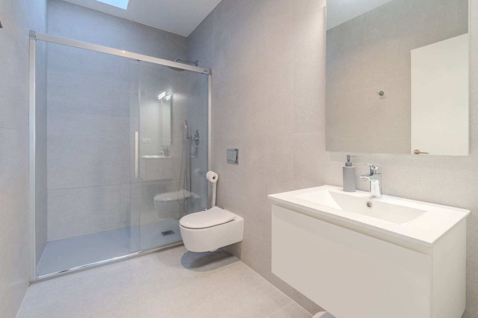 4 sypialnia Willa na sprzedaż w Guardamar del Segura z basenem garażem - 600 000 € (Ref: 10111026)