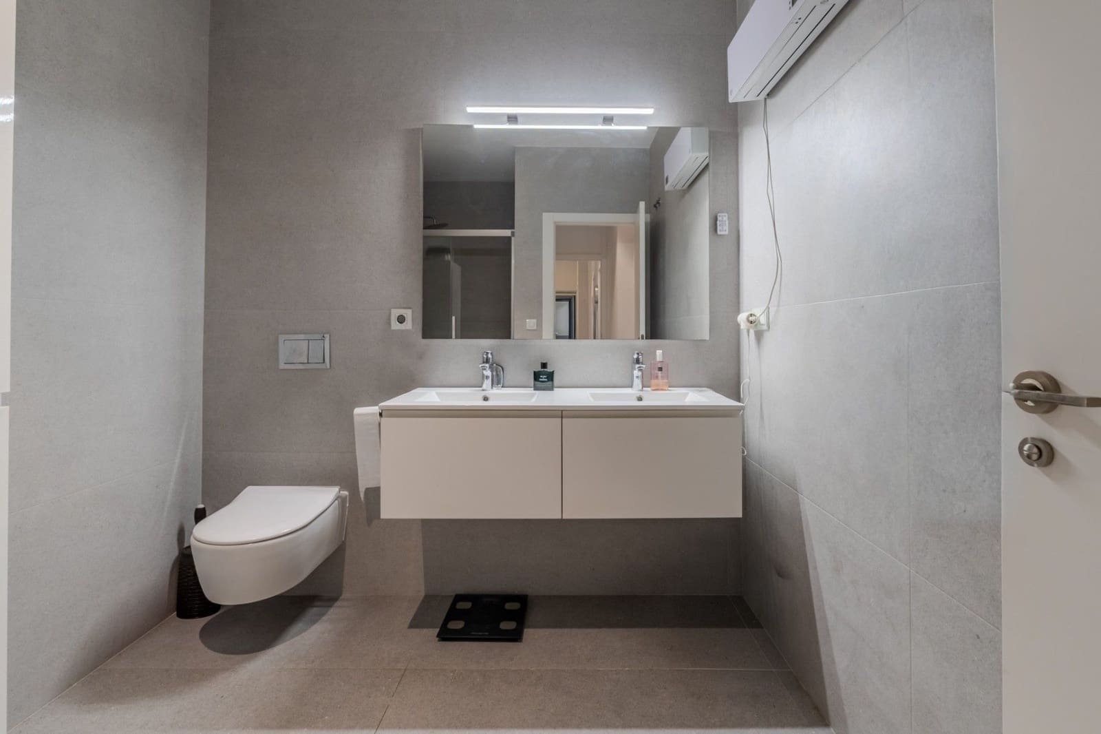 4 sypialnia Willa na sprzedaż w Guardamar del Segura z basenem garażem - 600 000 € (Ref: 10111026)
