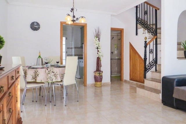 3 makuuhuone Rivitalo myytävänä paikassa El Limonar, Torrevieja mukana uima-altaan - 192 000 € (Ref: 10120221)