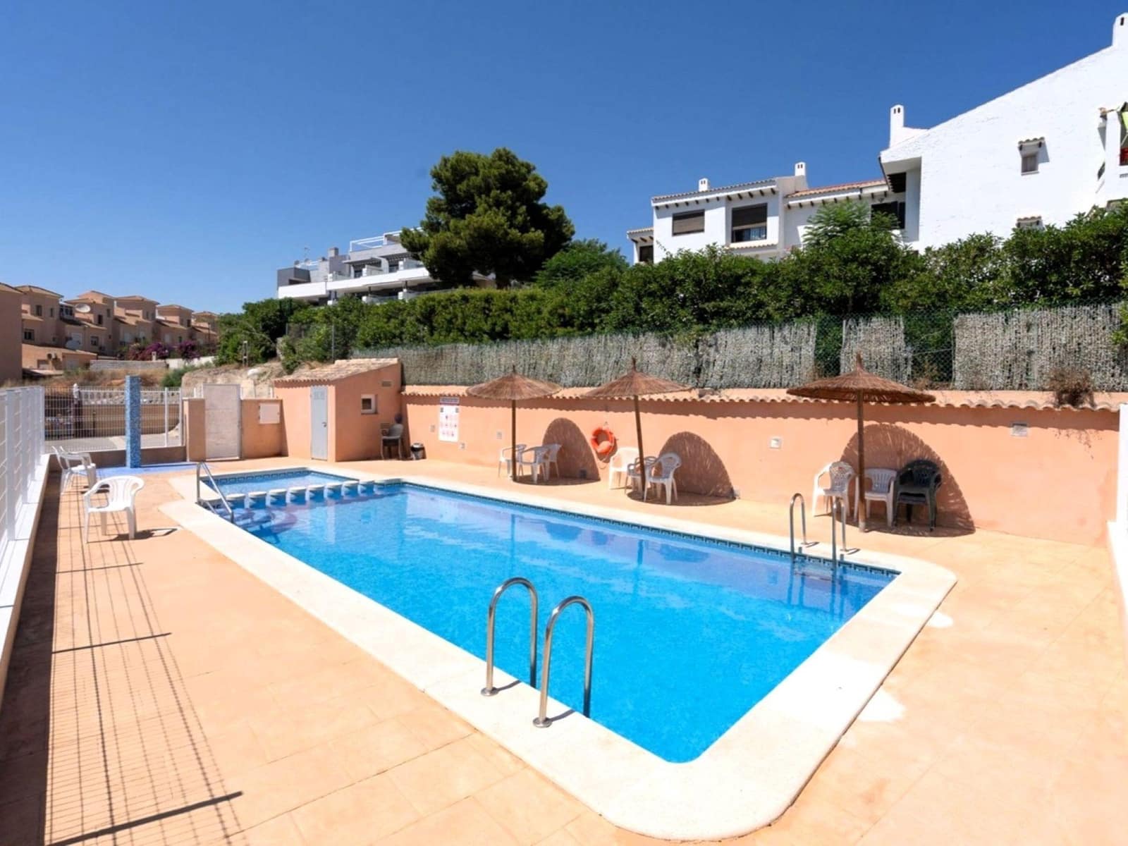 Adosado de 3 habitaciones en La Zenia en venta con piscina - 275.900 € (Ref: 10133409)