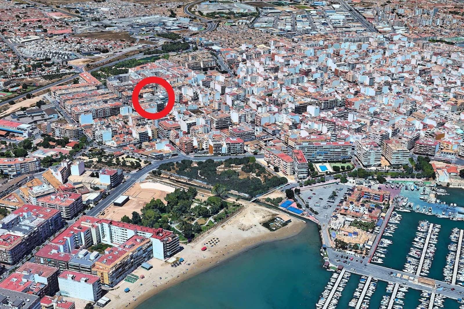 4 quarto Apartamento para venda em Torrevieja - 215 000 € (Ref: 10151482)