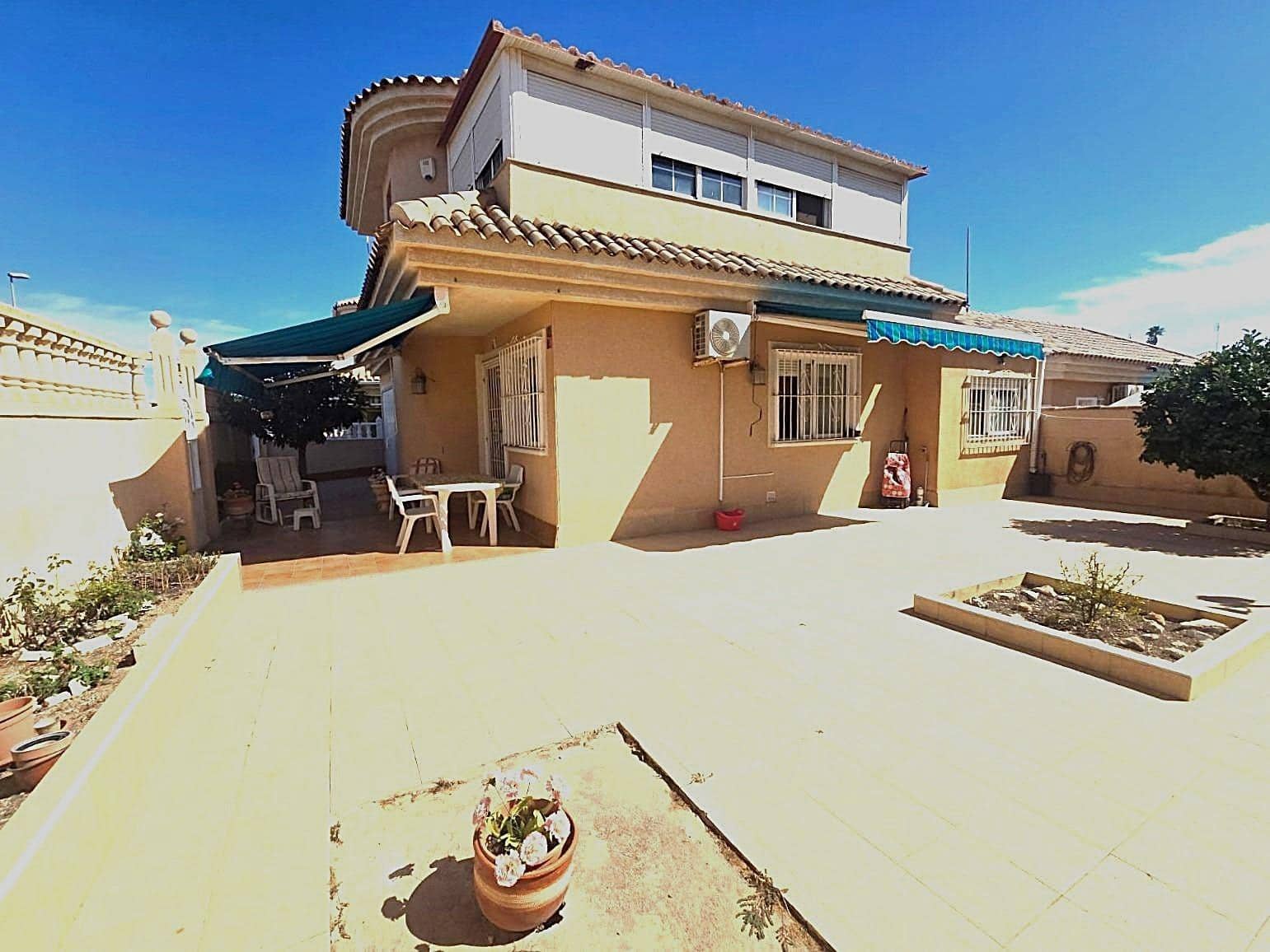 3 camera da letto Villa in vendita in Torrevieja con piscina garage - 370.000 € (Rif: 10155299)