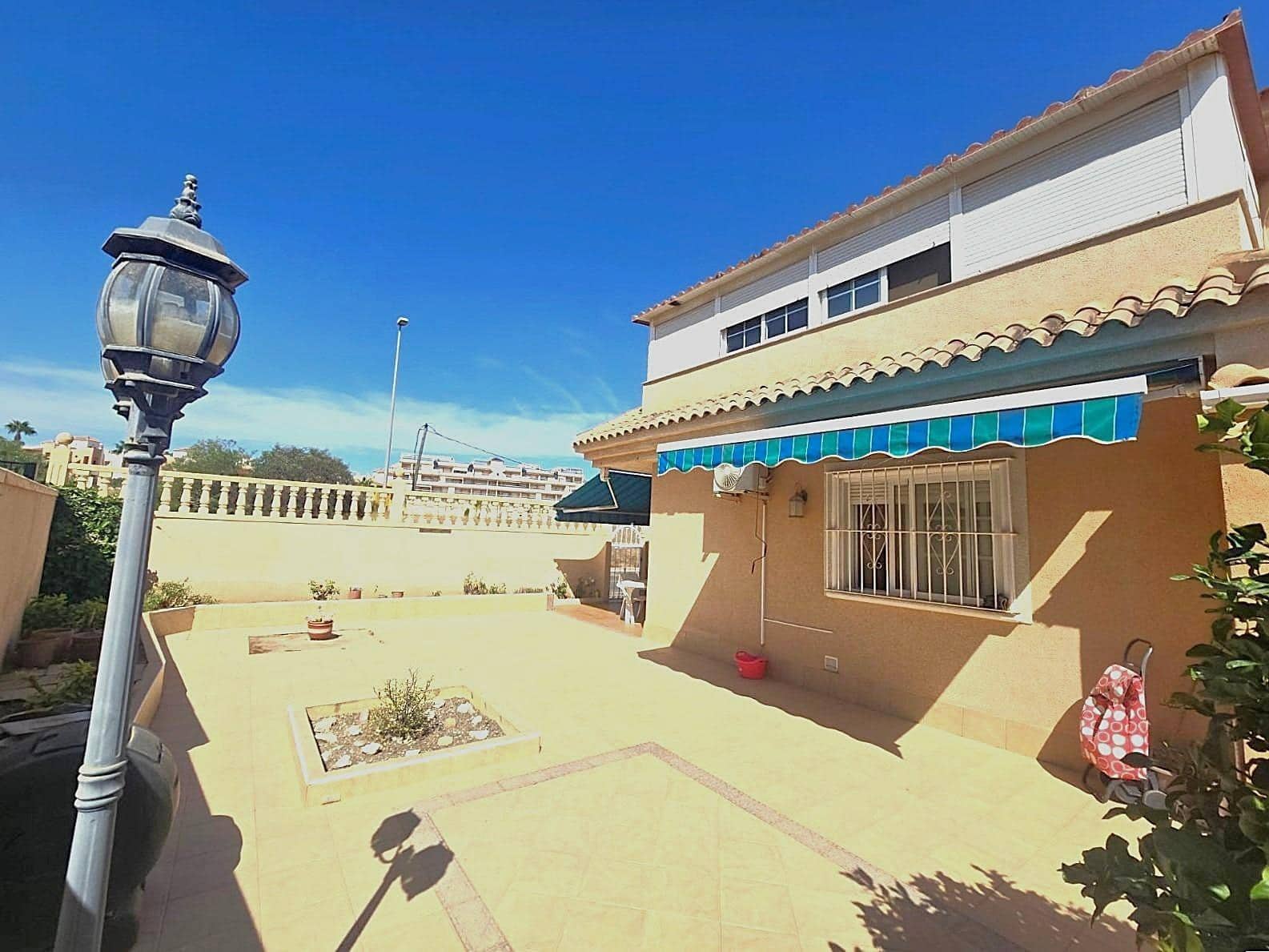 3 camera da letto Villa in vendita in Torrevieja con piscina garage - 370.000 € (Rif: 10155299)