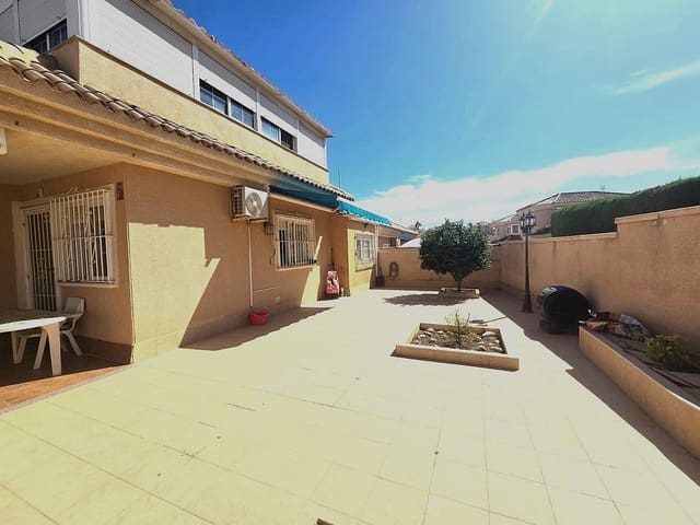 3 slaapkamer Villa te koop in Los Balcones - Los Altos, Torrevieja met zwembad garage - € 370.000 (Ref: 10155299)