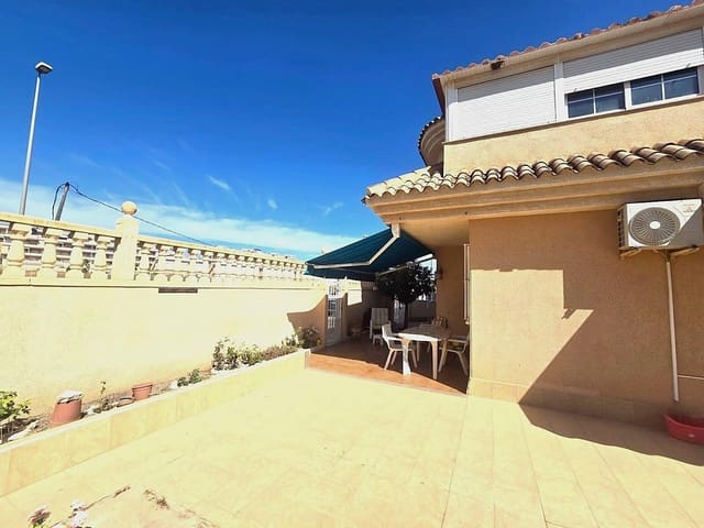 3 slaapkamer Villa te koop in Los Balcones - Los Altos, Torrevieja met zwembad garage - € 370.000 (Ref: 10155299)