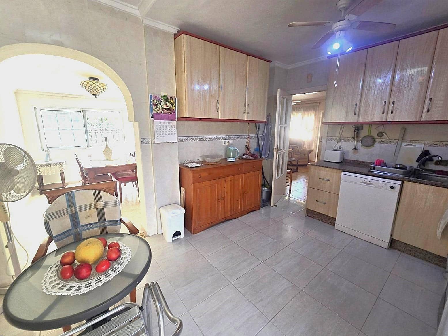 3 camera da letto Villa in vendita in Torrevieja con piscina garage - 370.000 € (Rif: 10155299)