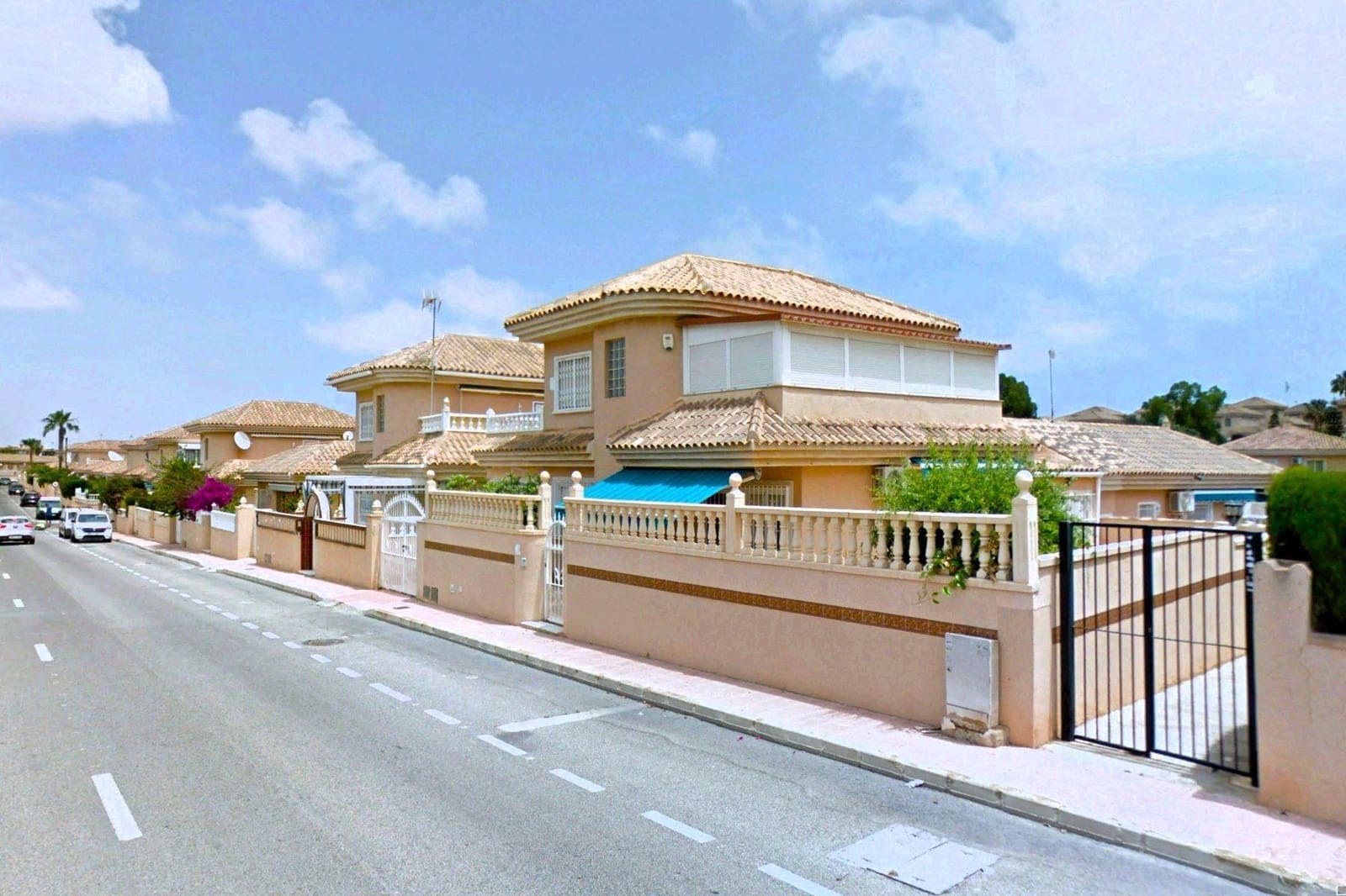 3 camera da letto Villa in vendita in Torrevieja con piscina garage - 370.000 € (Rif: 10155299)