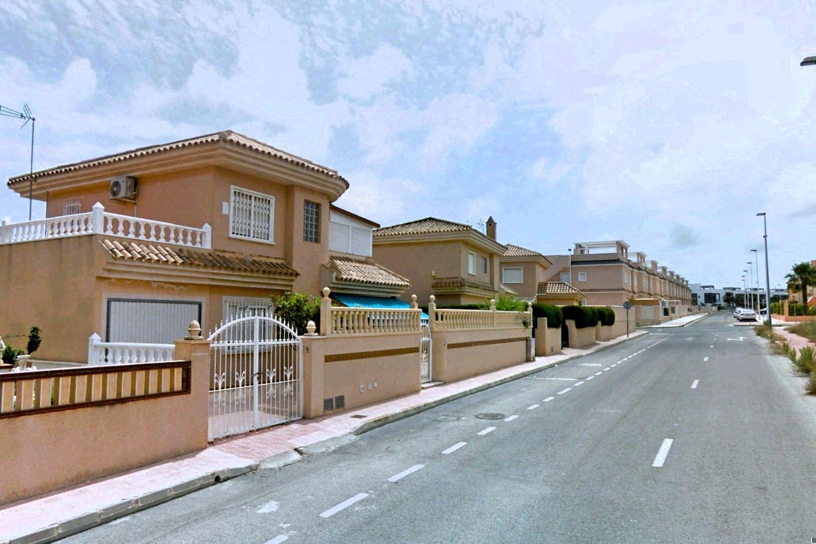 3 camera da letto Villa in vendita in Torrevieja con piscina garage - 370.000 € (Rif: 10155299)