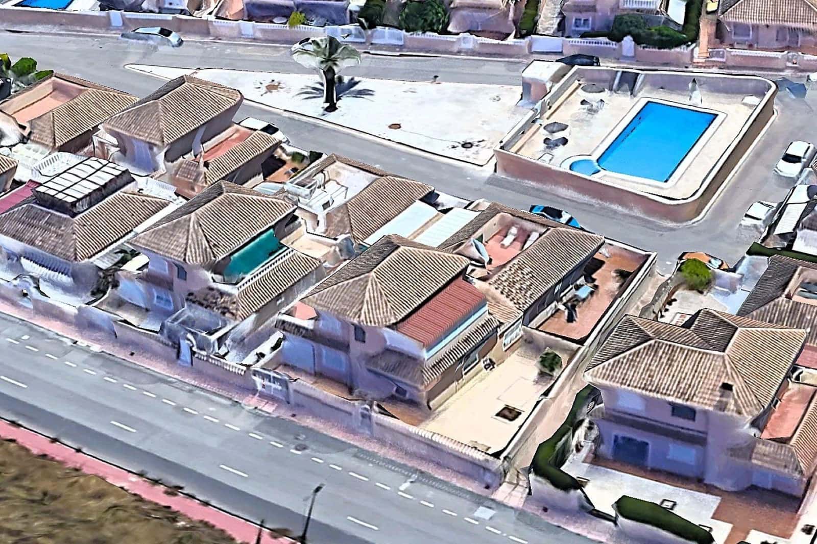 3 camera da letto Villa in vendita in Torrevieja con piscina garage - 370.000 € (Rif: 10155299)