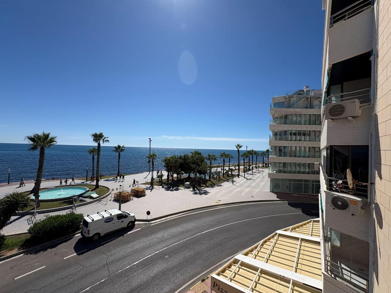 3 soveværelse Lejlighed til salg i Torrevieja med swimmingpool garage - € 399.999 (Ref: 10157925)