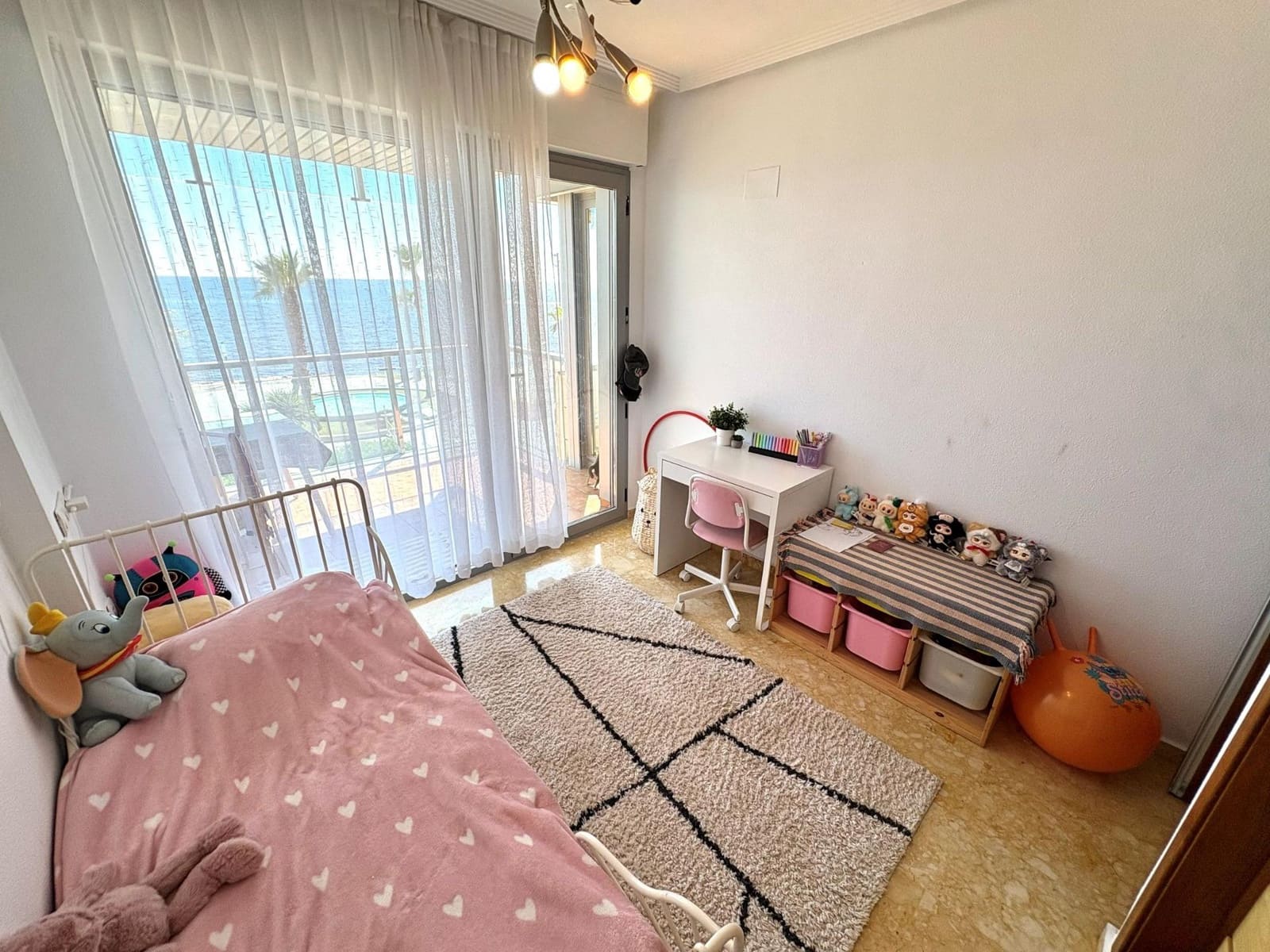 3 soveværelse Lejlighed til salg i Torrevieja med swimmingpool garage - € 399.999 (Ref: 10157925)