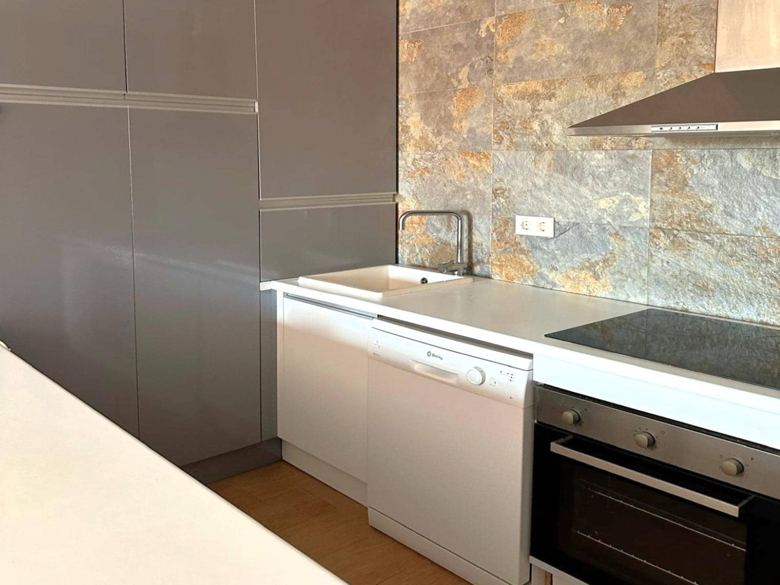 2 bedroom Apartment for sale in La Zenia with pool - € 299,000 (Ref: 10162280)