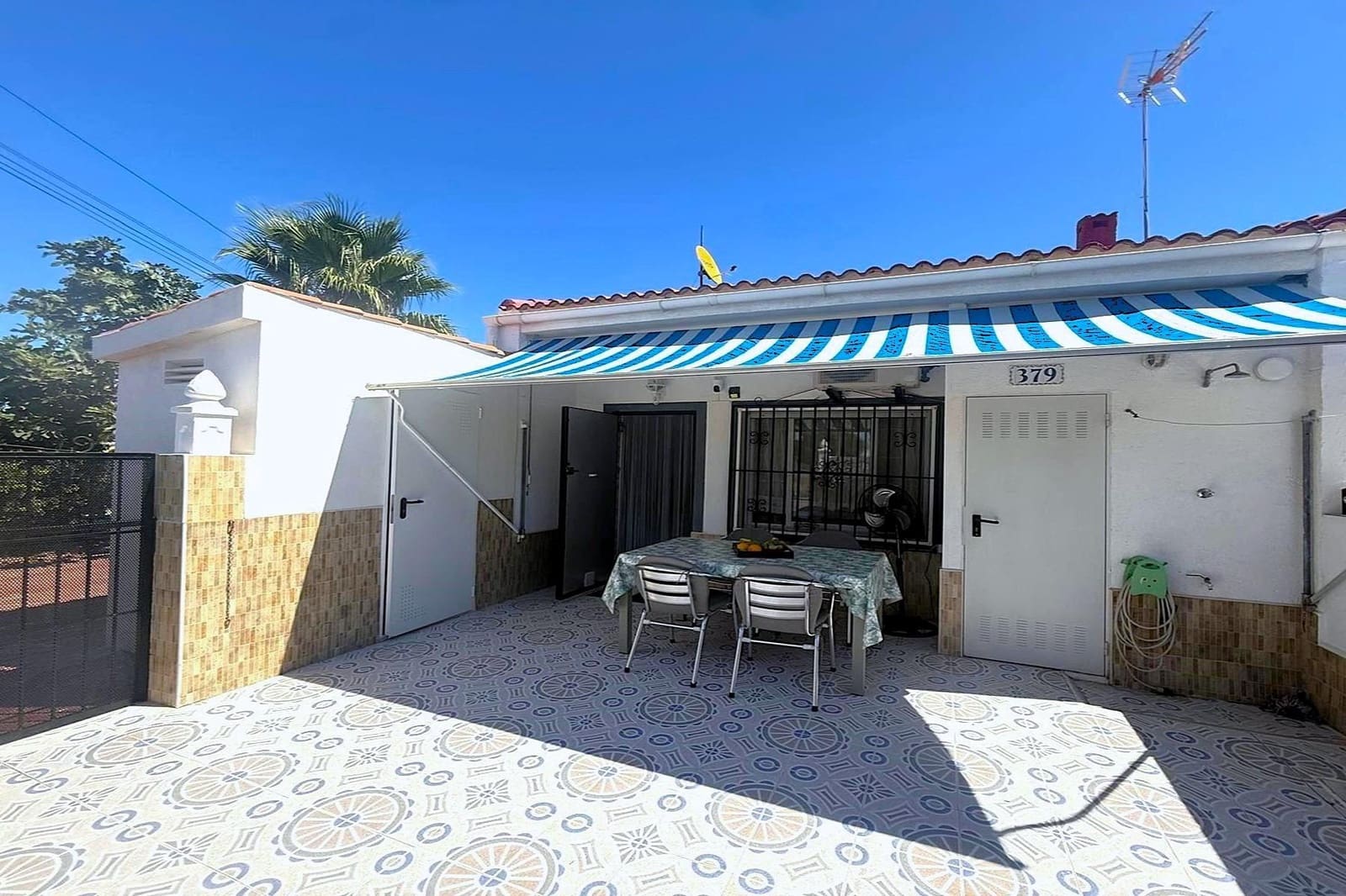 Adosado de 2 habitaciones en Torrevieja en venta - 149.000 € (Ref: 10165055)